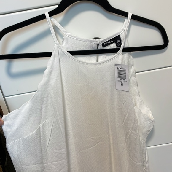 Torrid Tank - Picture 2 of 5